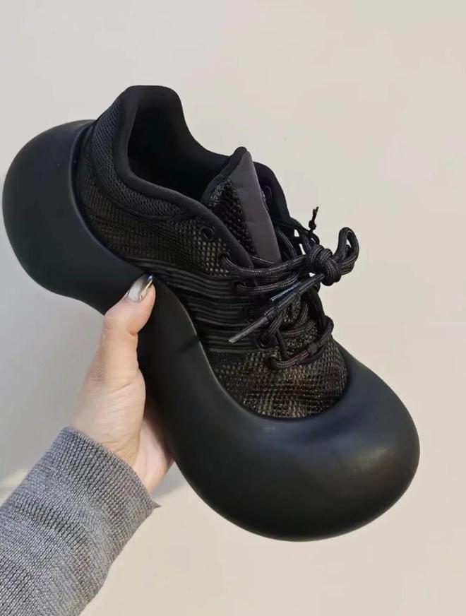 didas「炫技」的舞台OG真人时装周成了 a(图10)